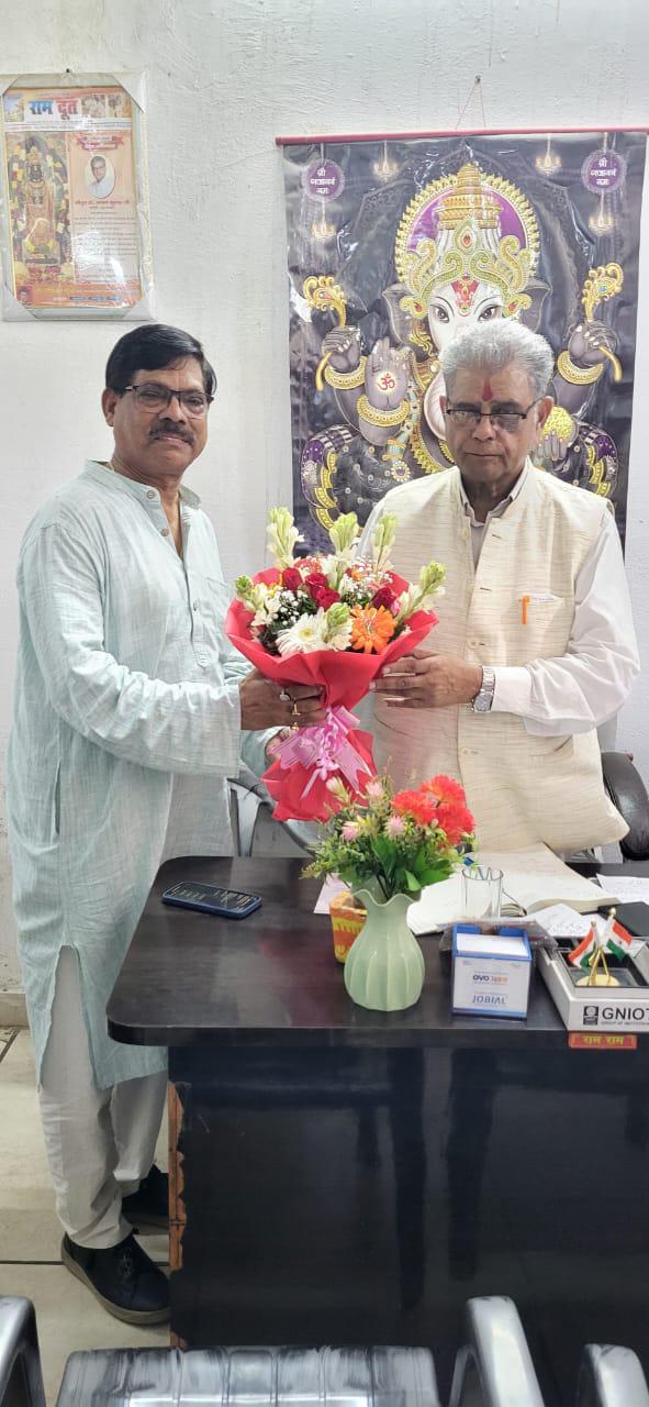 Dr. Arun Kumar Saxena